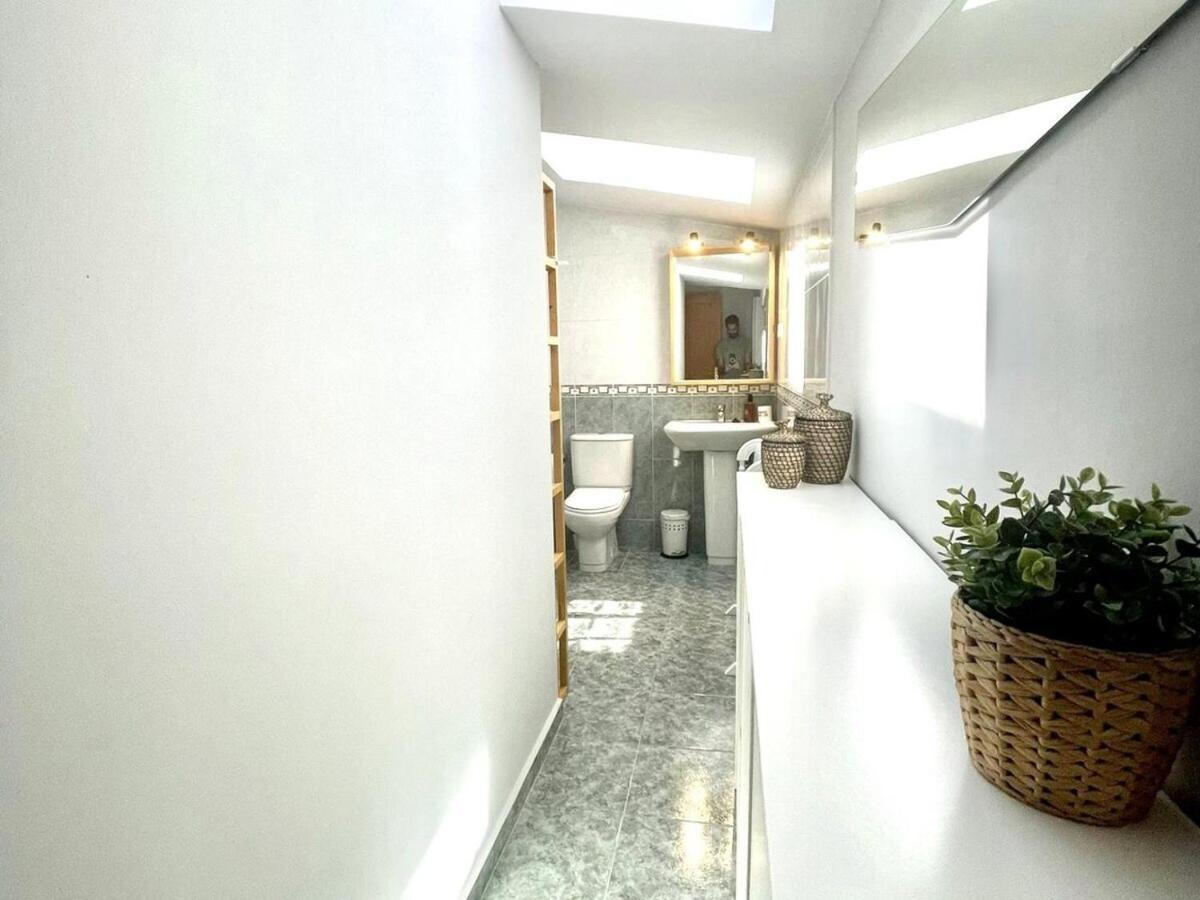 Calu Homes Duplex Cerca Playa De Huelin Málaga Dış mekan fotoğraf